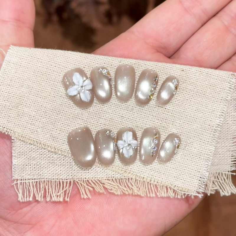 Faux ongles press-on faits mai - Nail Art Cat Eye Simple avis et prix
