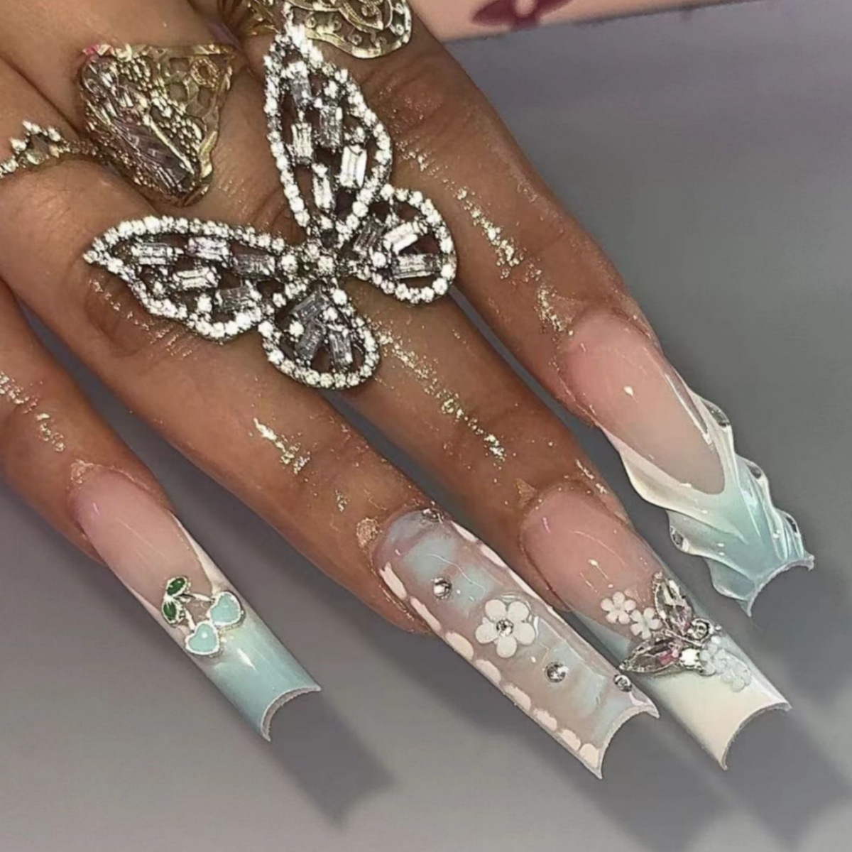 24 pièces fleur presse sur ong - Nail Art Quirky avis et prix